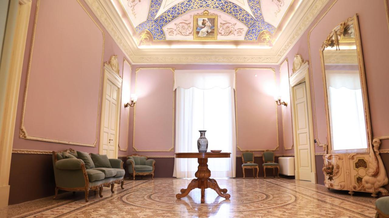 Palazzo Francesco Grassi Panzió Aradeo Kültér fotó