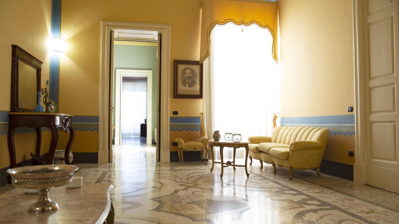 Palazzo Francesco Grassi Panzió Aradeo Kültér fotó