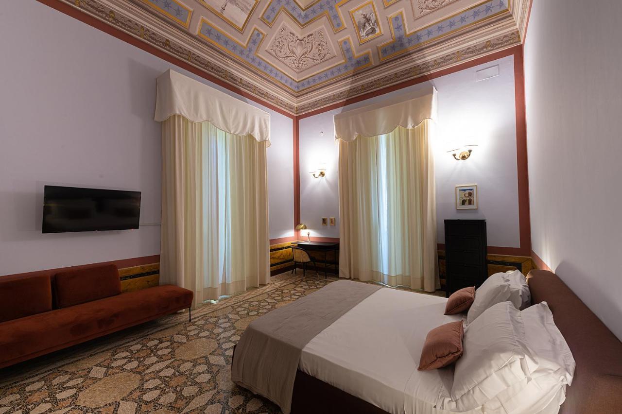 Palazzo Francesco Grassi Panzió Aradeo Kültér fotó