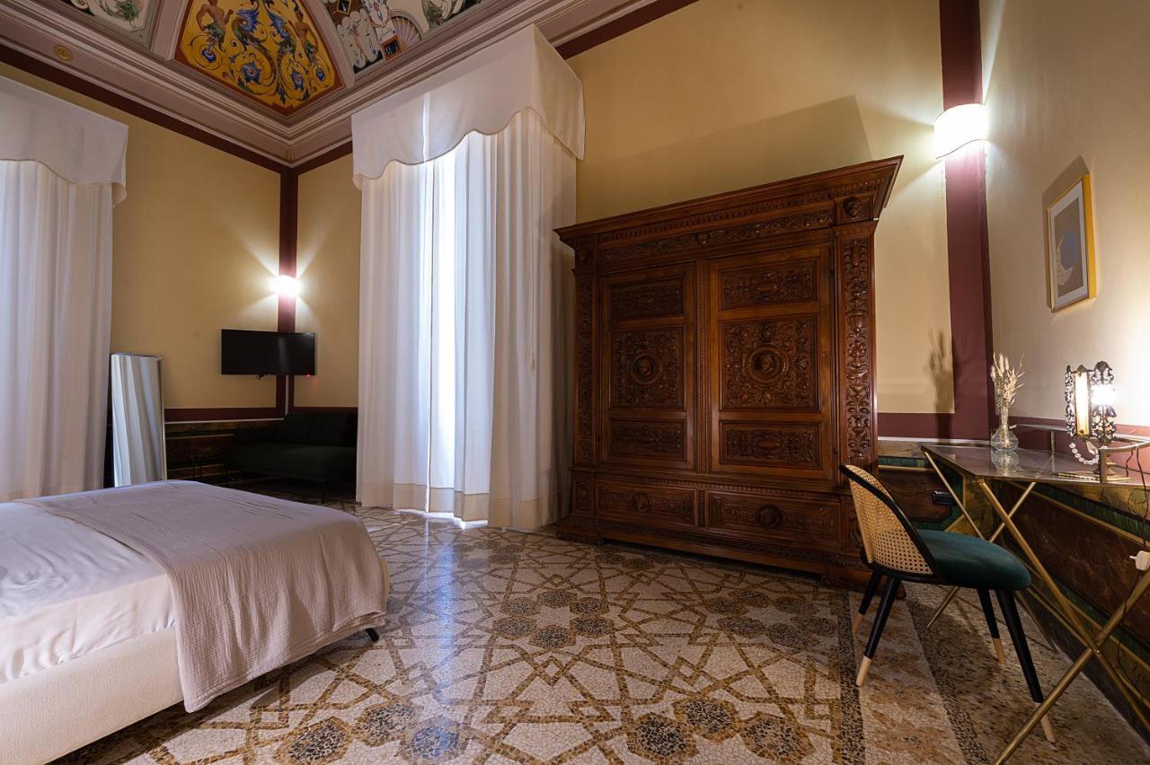 Palazzo Francesco Grassi Panzió Aradeo Kültér fotó