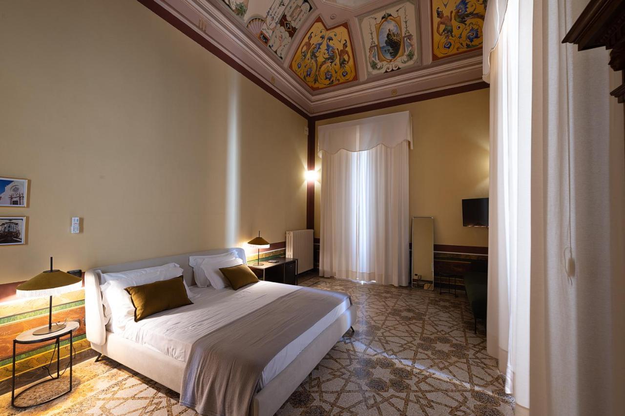 Palazzo Francesco Grassi Panzió Aradeo Kültér fotó