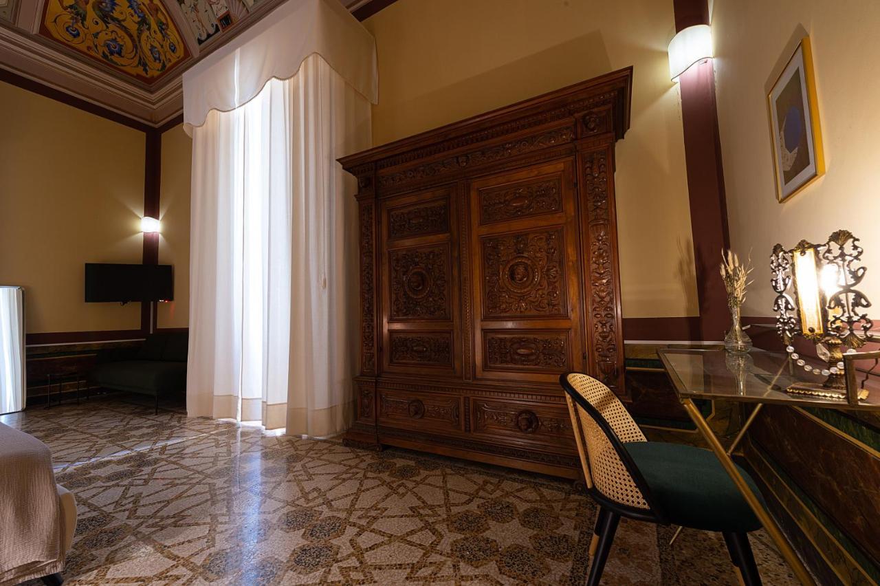 Palazzo Francesco Grassi Panzió Aradeo Kültér fotó