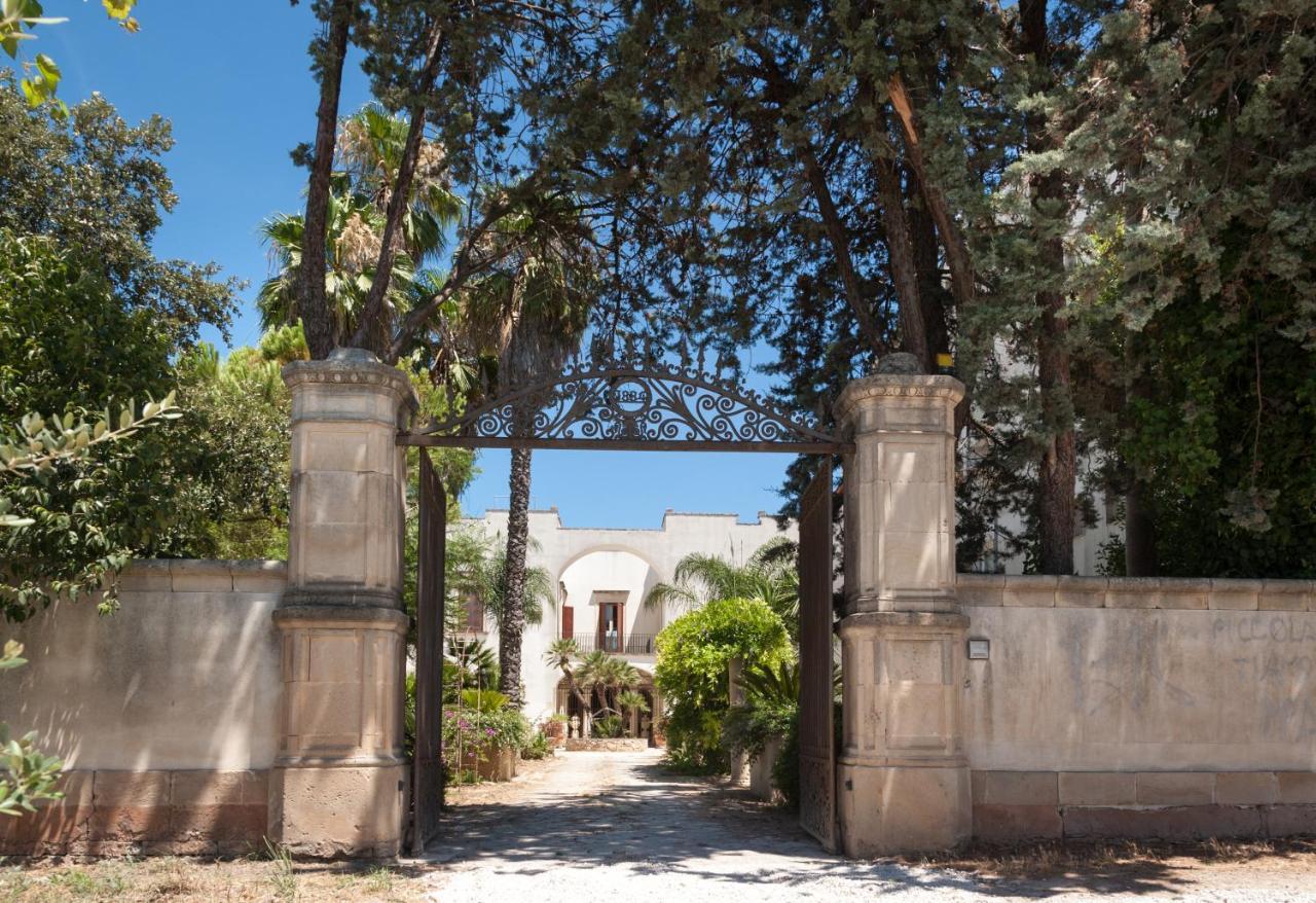 Palazzo Francesco Grassi Panzió Aradeo Kültér fotó