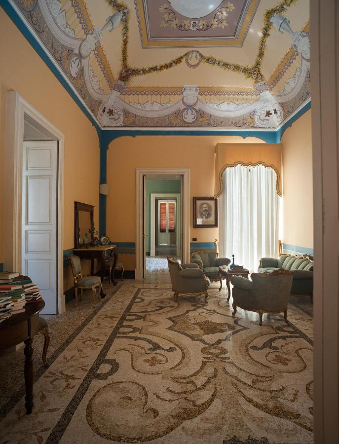 Palazzo Francesco Grassi Panzió Aradeo Kültér fotó